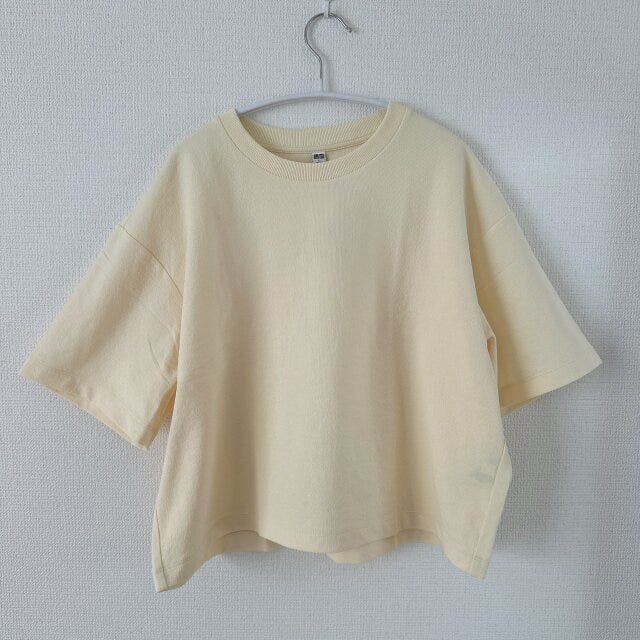 ユニクロ　テクスチャージャージーT　YELLOW