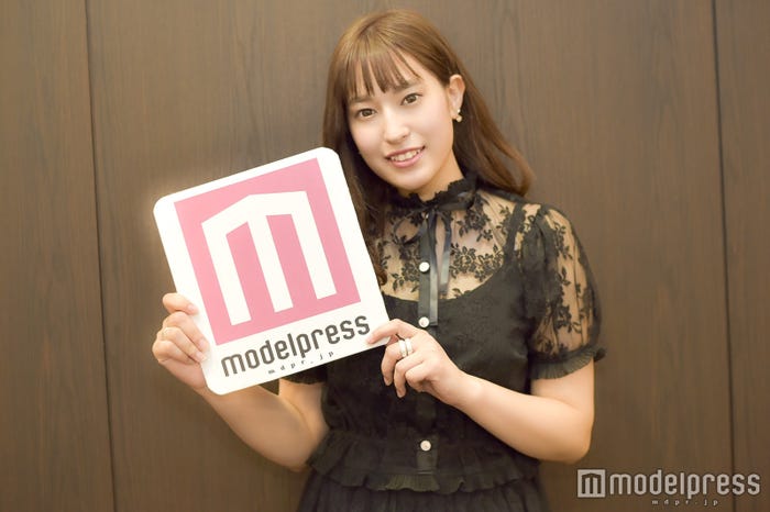 ボードを手に「持ちたかったやつー!」と言って下さいました!(C)モデルプレス