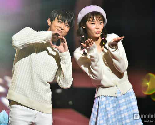 吉沢亮×古畑星夏 “投げキス&手のひらハート”で会場の視線釘づけ
