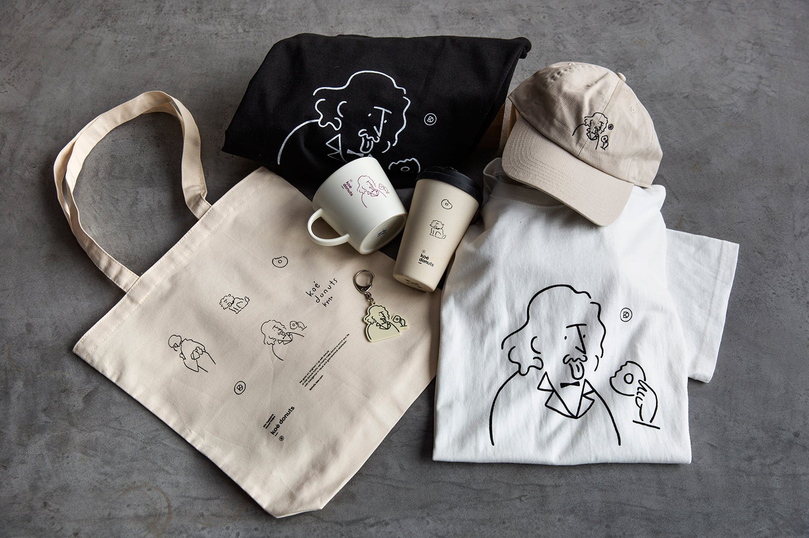 イラストレーター長場雄氏コラボグッズ／画像提供：ストライプインターナショナル