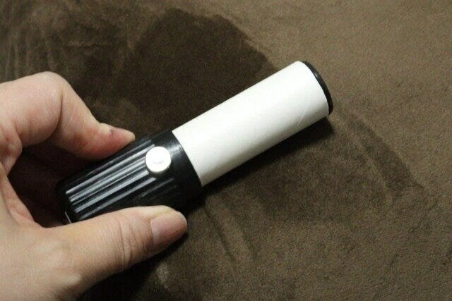 ダイソー 取り換え式ロール型ほこり取り(スティックタイプ) ダイソー 取り換え式ロール型ほこり取り(スティックタイプ)