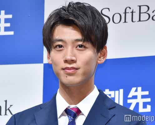 竹内涼真、生リフティングにチャレンジ “先生”役は「不思議な感じ」