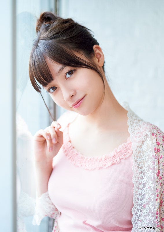 橋本環奈(C)岡本武志 /ヤングマガジン