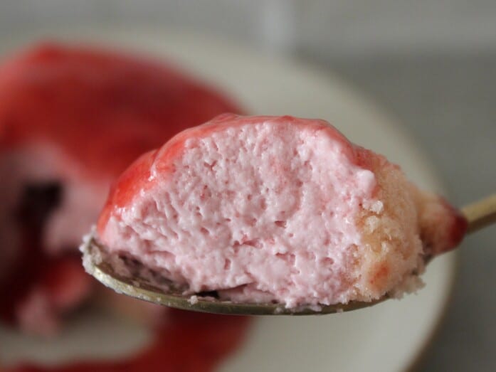 食感は軽く、いちごの風味はしっかり！