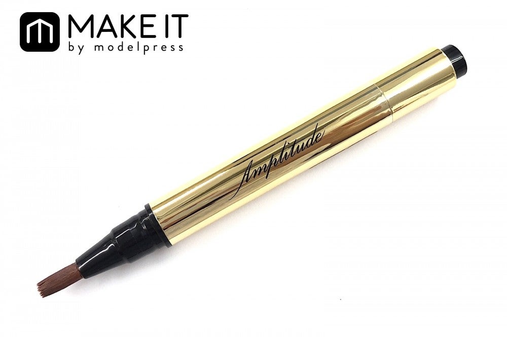 Amplitude／コンスピキュアス ブラッシュリップス／07 ブラウン／4,700円（税抜） (C)メイクイット