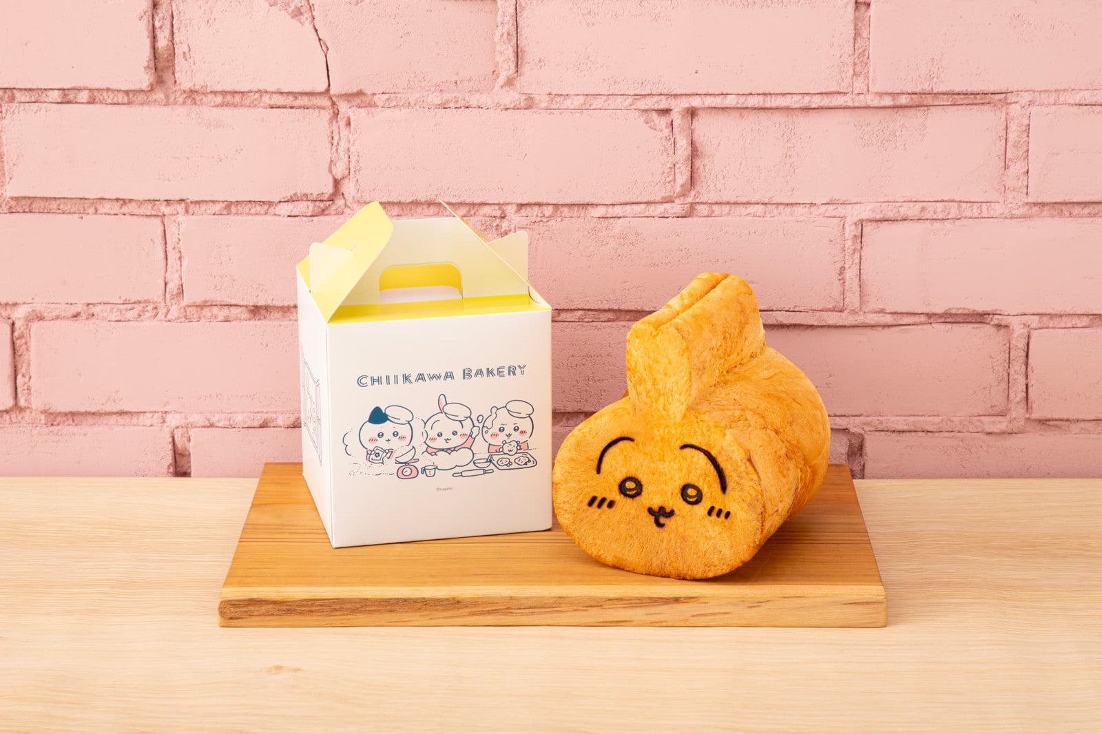 うさぎ食パン　税込950円（C）nagano