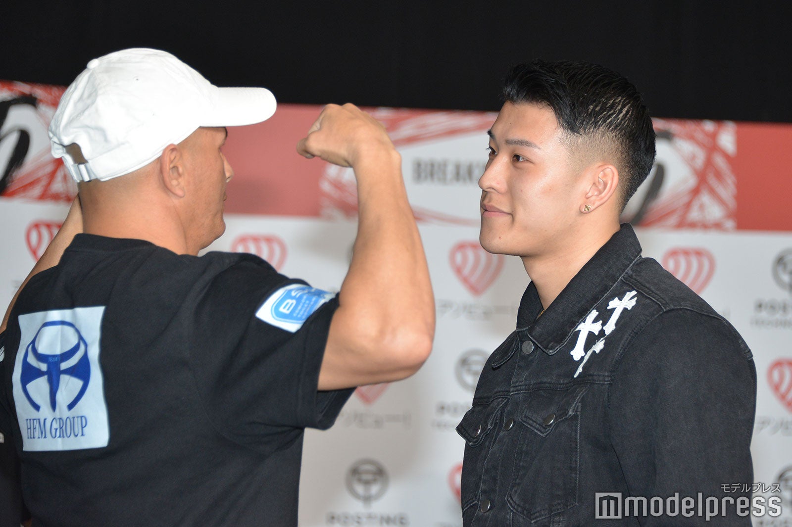 ファン・ホセ・ランダエタ vs 虎之介（C）モデルプレス