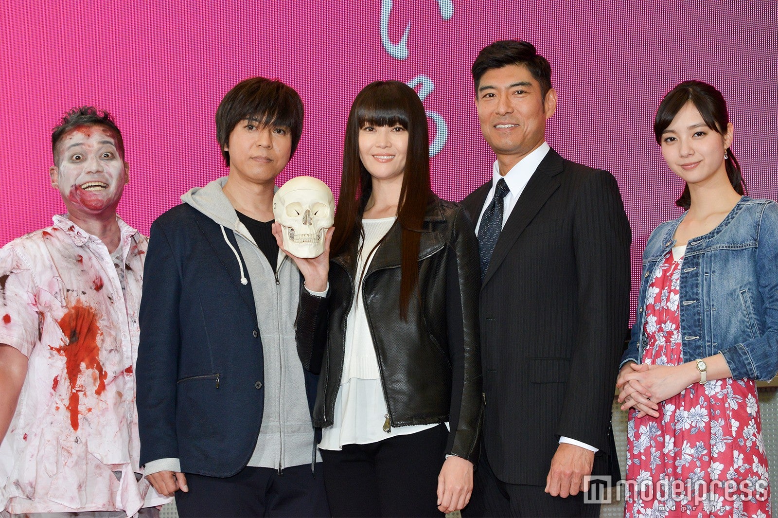 （左から）長浜之人、上川隆也、観月ありさ、高嶋政宏、新川優愛（C）モデルプレス