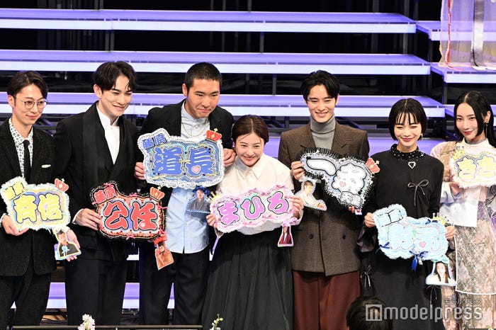 「光る君へ」ファンミーティングに登壇した金田哲、町田啓太、柄本佑、吉高由里子、塩野瑛久、見上愛、ファーストサマーウイカ(C)モデルプレス