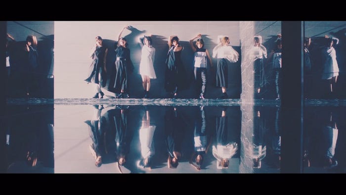 乃木坂46「インフルエンサー」MVより/画像提供:ソニー・ミュージックレーベルズ