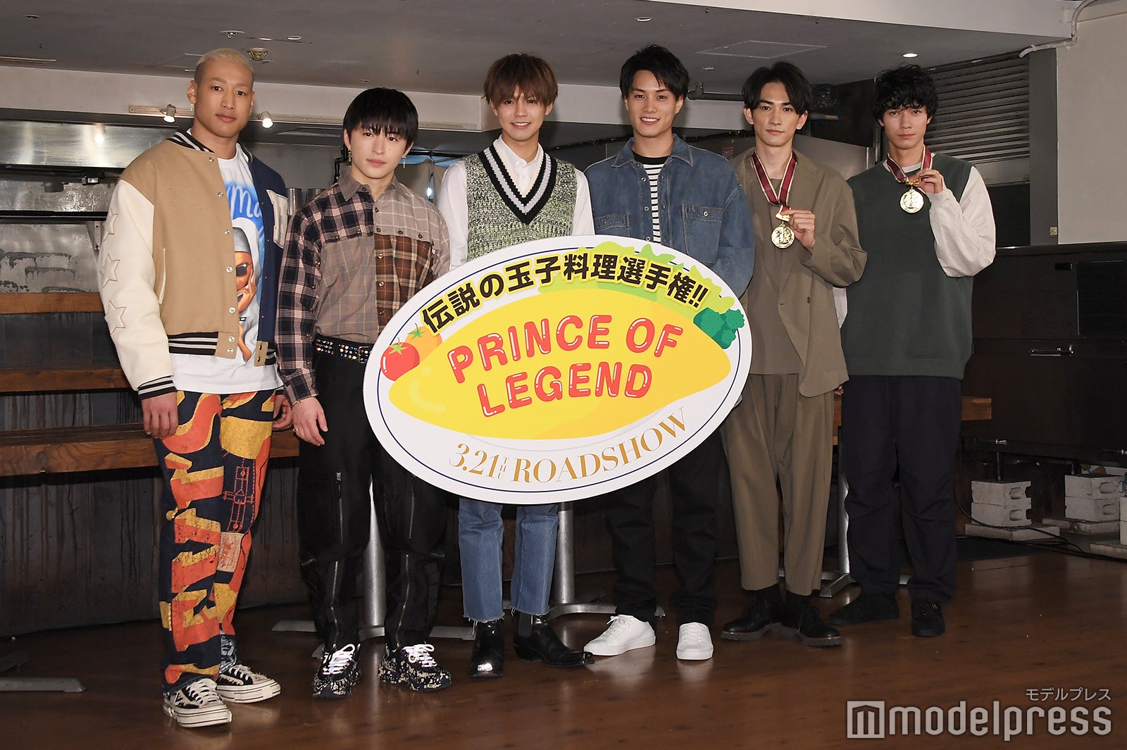 （左から）関口メンディー、佐野玲於、片寄涼太、鈴木伸之、町田啓太、清原翔（C）モデルプレス
