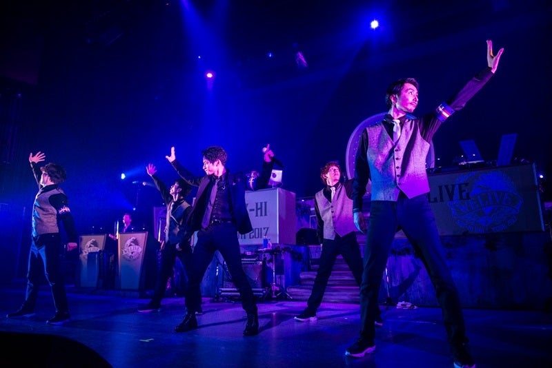 SKY-HIのライブの様子（画像提供：avex）