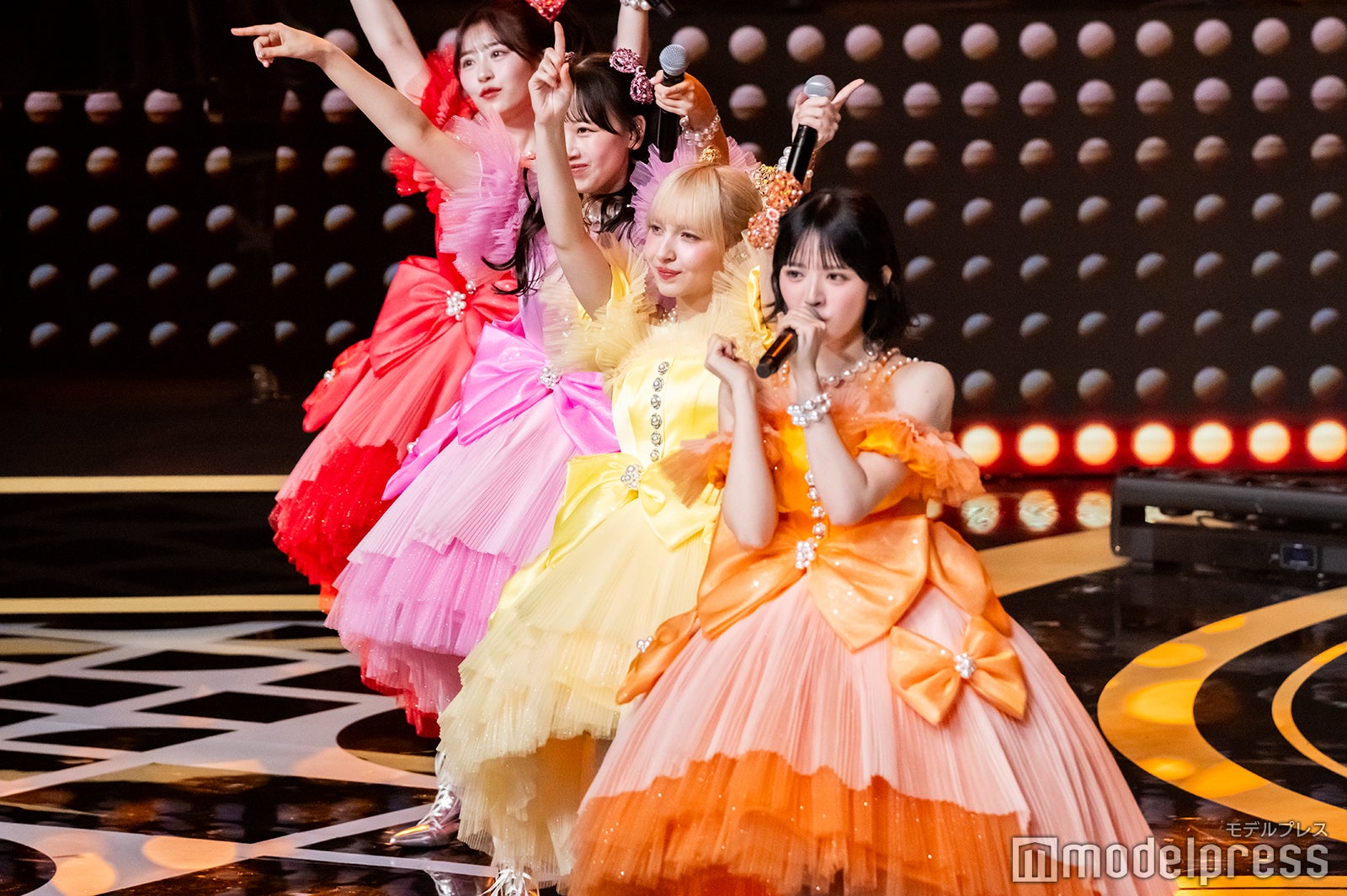 FRUITS ZIPPER（C）モデルプレス