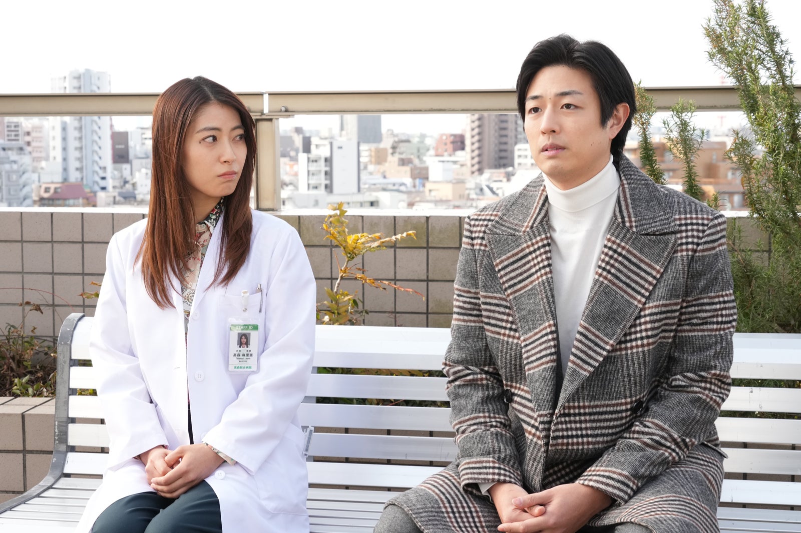 瀧本美織、時任勇気／「ドクターホワイト」第7話より（C）カンテレ