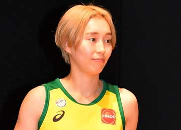元バスケ女子代表が挙式報告 ウェディングドレス姿披露「最高の一日でした！幸せ」 参列したエブリンの写真も「わたしの式でも吠えてました。爆」