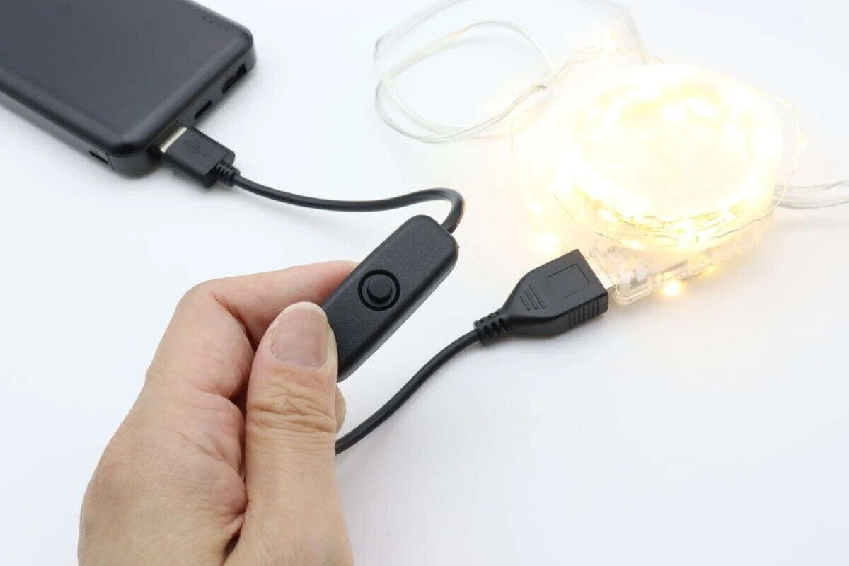 ダイソー スイッチ付USBケーブル ダイソーのスイッチ付USBケーブルをモバイルバッテリーとLEDライトの間に取り付けた状態