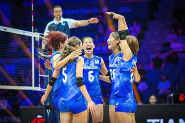 バレー女子 日本が3戦連続ストレート勝ち！ベトナムを圧倒、C組1位で準々決勝へ スタメン起用の20歳、秋本美空が躍動チームトップ16得点「素直にうれしい」母大友愛さんも「自信に繋げて」