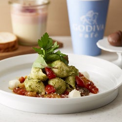 日本初!東京駅「ゴディバカフェ(GODIVA café)」潜入レポ!カレーやシチューと新業態に驚き…