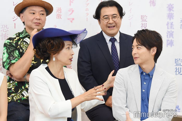 (前列)水野美紀、小池徹平、(後列)鈴木おさむ、小手伸也 (C)モデルプレス