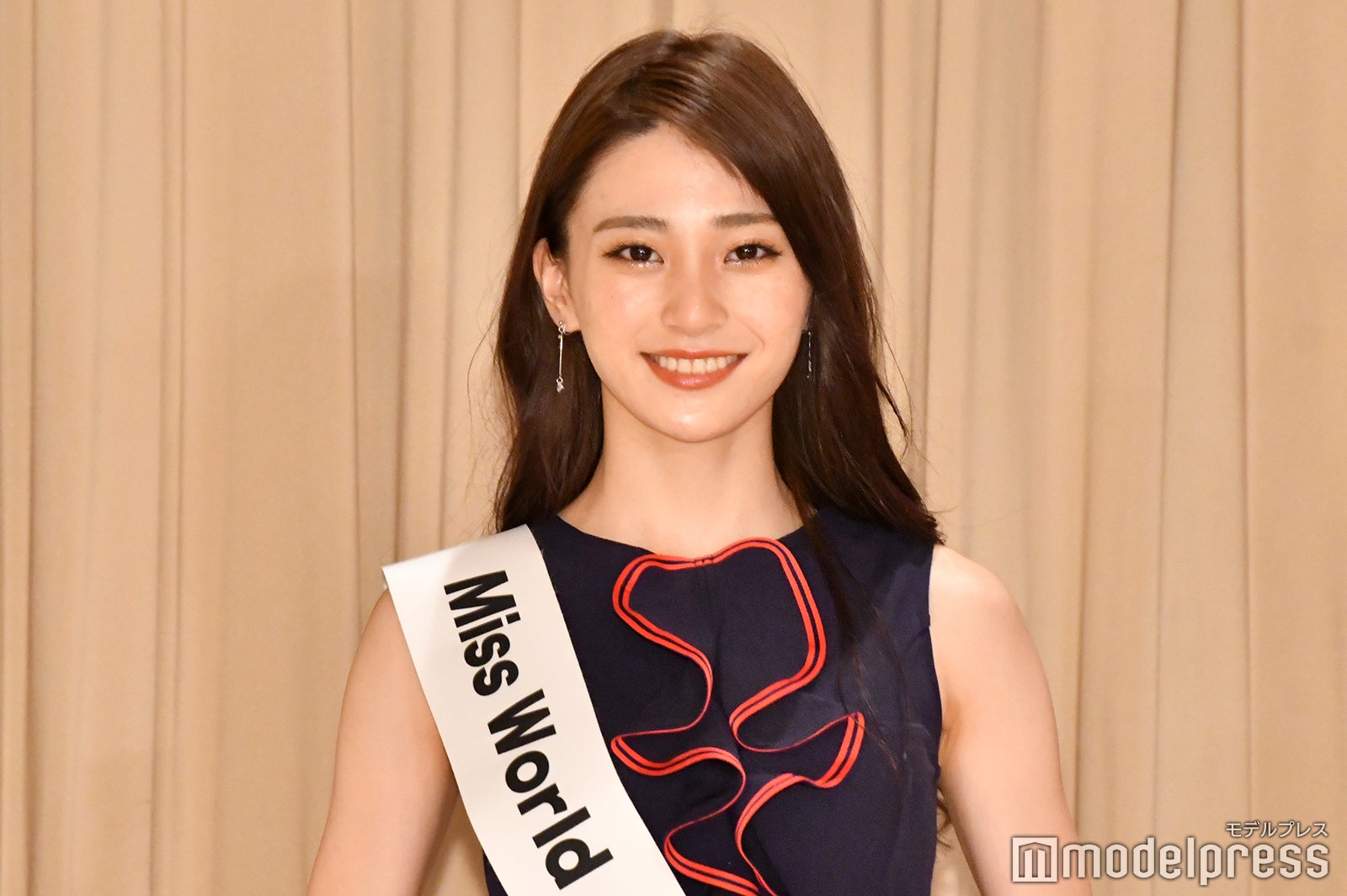 ミス・ワールド2020」日本代表・GENIC金谷鞠杏、“超ミニ丈”で美脚スラリ「スタイル抜群」「最高にかっこいい」の声 - モデルプレス