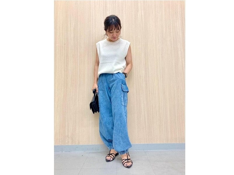 二の腕をほっそり見せてくれるフレンチスリーブが優秀　出典：StyleHint