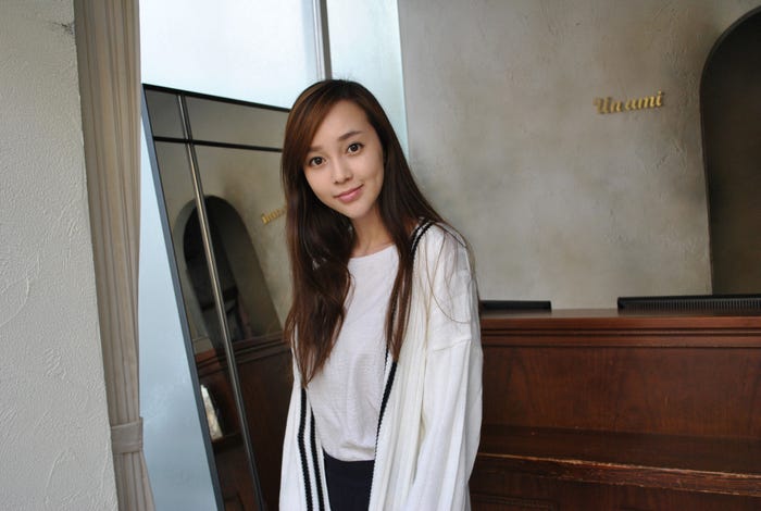 カット前の伊藤ゆみ(画像提供:所属事務所)