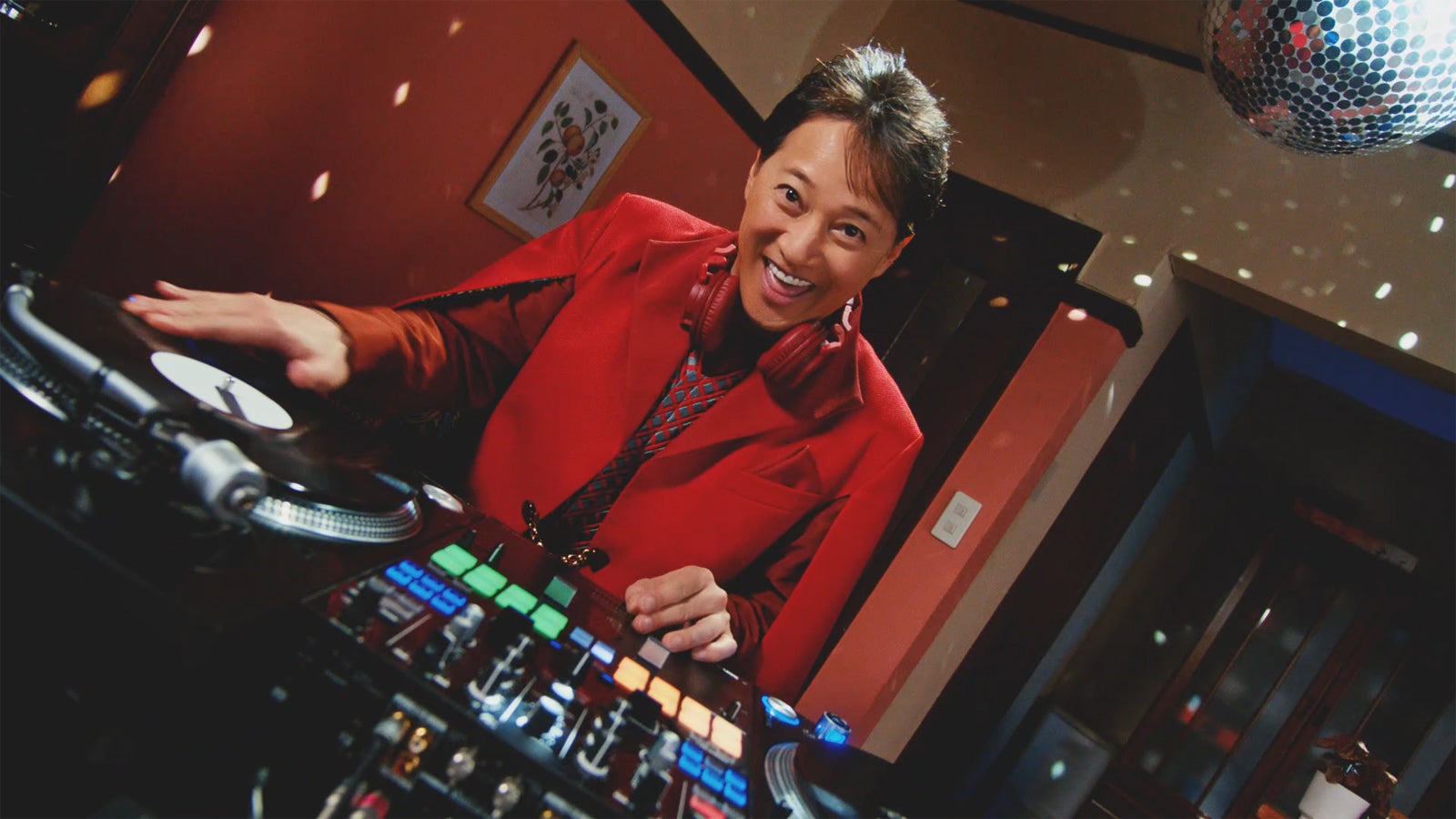 中居正広、DJ初挑戦 上戸彩ら“白戸家”メンバーと初顔合わせでザワつく