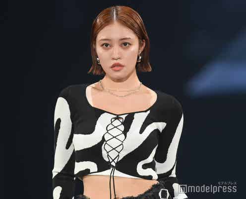 王林、美ウエスト&圧巻ボディラインに釘付け モノトーンコーデでクールな装い【札幌コレクション2024SS】