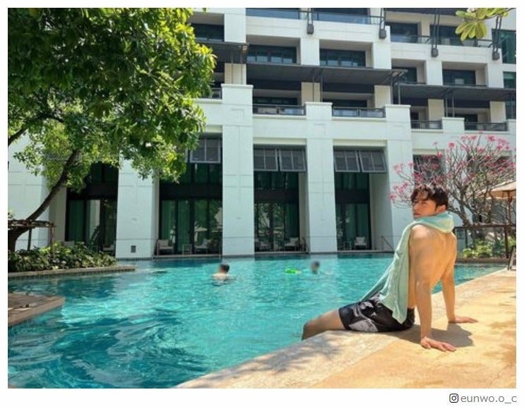 ASTROチャ・ウヌ、筋肉美＆濡れ髪公開にファン悶絶「全てが完璧」「彫刻みたい」