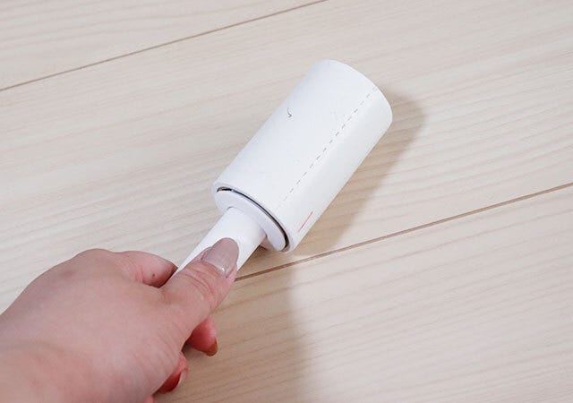ダイソー　お掃除グッズ　粘着テープ　フローリング用