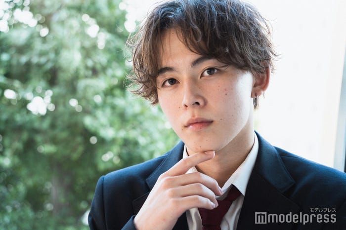 モデルプレスのインタビューに応じた國本陽斗さん(C)モデルプレス