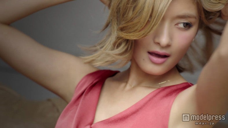 ローラ／「TBCでキレイに」篇