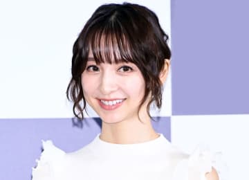篠田麻里子 水戸黄門姿の故郷・福岡の大先輩と肩組み笑顔「言葉一つひとつに重み」と感謝