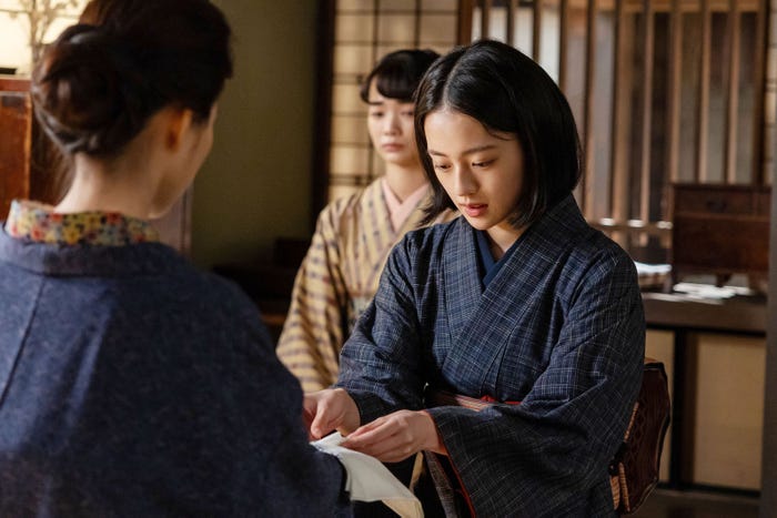 見上愛、上坂樹里「風、薫る」第110話(C)NHK