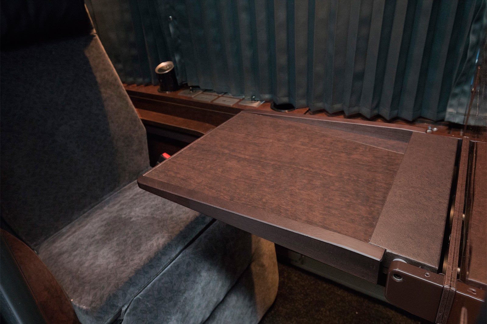 テーブル／画像提供：関東バス株式会社