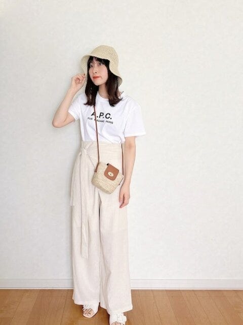 ロゴTシャツ　コーデ　夏