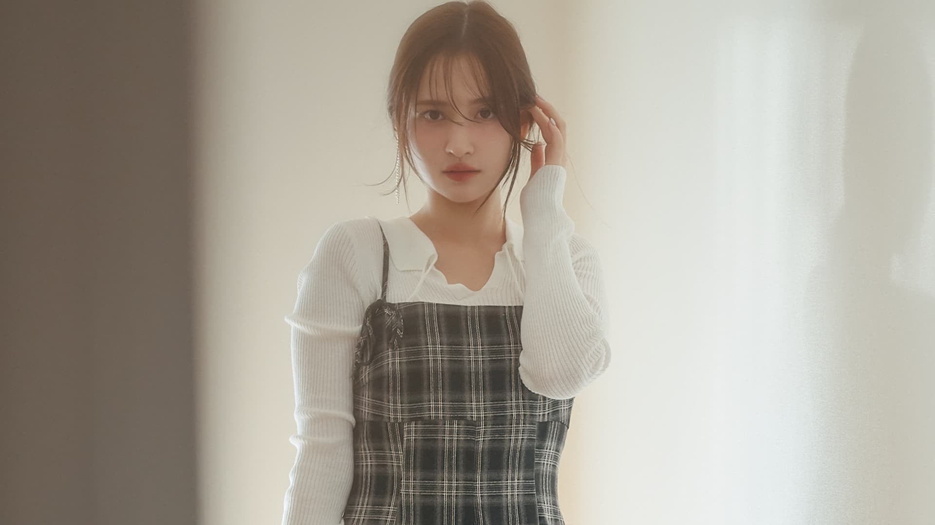 韓国っぽワンピで好印象♡ グループ飲みで映える「チェック柄ワンピコーデ」