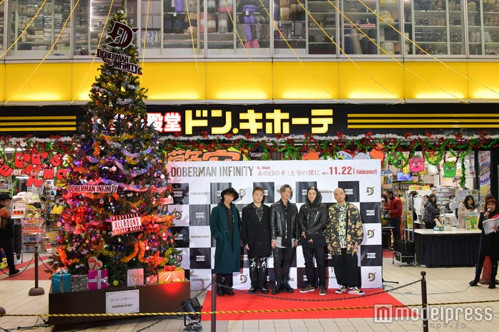 DOBERMAN INFINITY(左から:P-CHO、GS、KAZUKI、SWAY、KUBO-C)/(C)モデルプレス