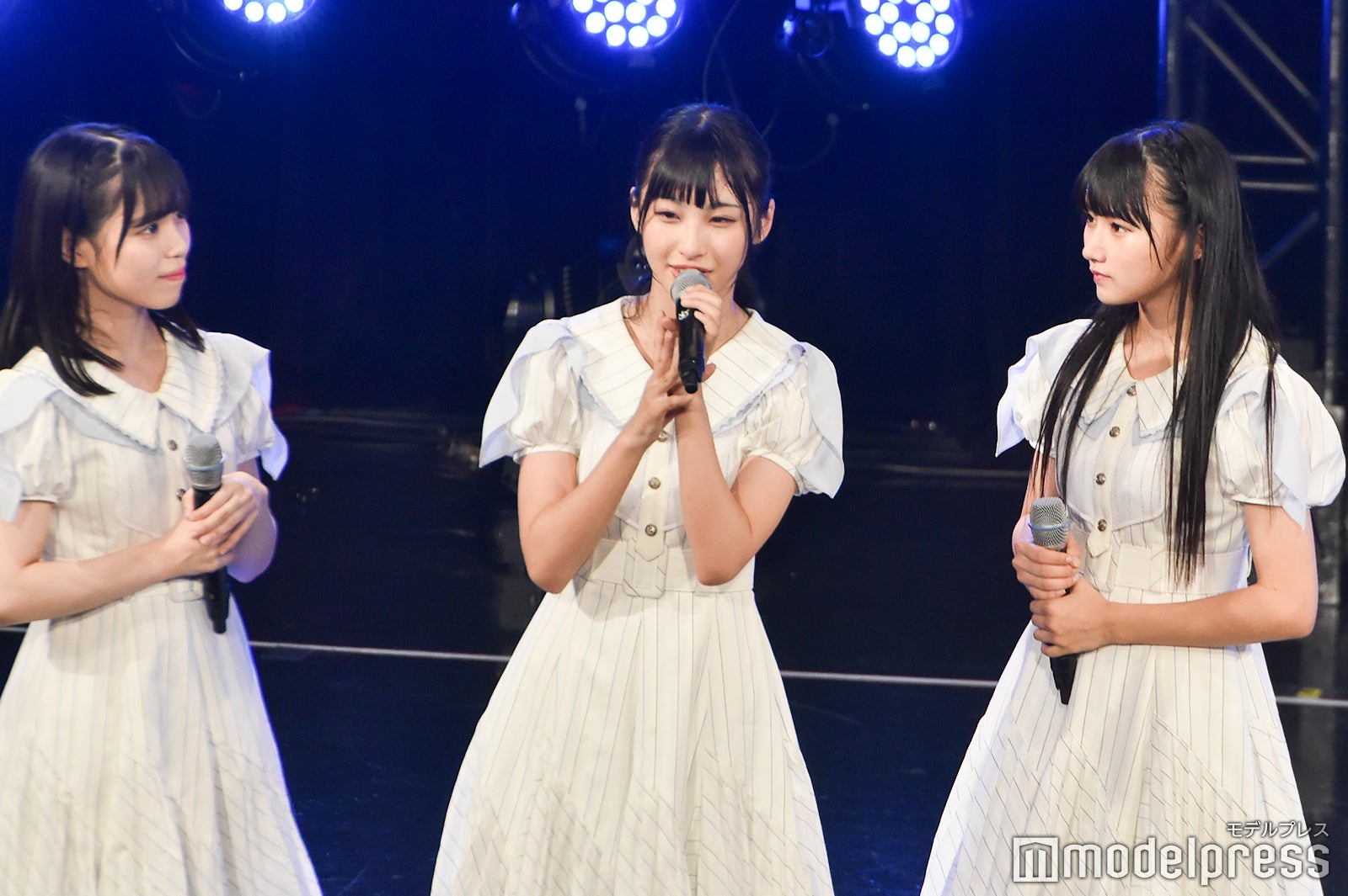 沖侑果（中央） （C）モデルプレス