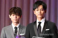 菅田将暉 松坂桃李へ やっぱりうちの先輩かっこいい 第31回日刊スポーツ映画大賞 モデルプレス 菅田将暉 松坂桃李へ やっぱりうちの先輩かっこいい 第31回日刊スポーツ映画大賞 モデルプレス