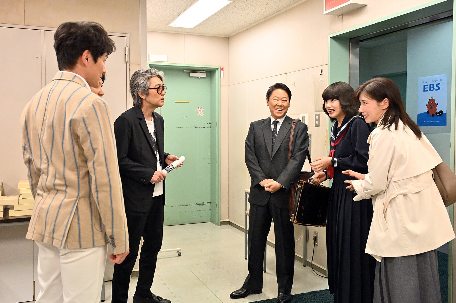 松村雄基、池田成志、阿部サダヲ、河合優実、仲里依紗「不適切にもほどがある！」第6話より（C）TBS