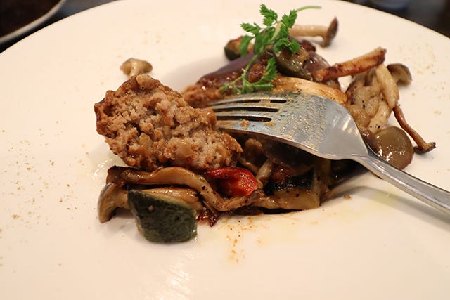 肉厚ハンバーグ