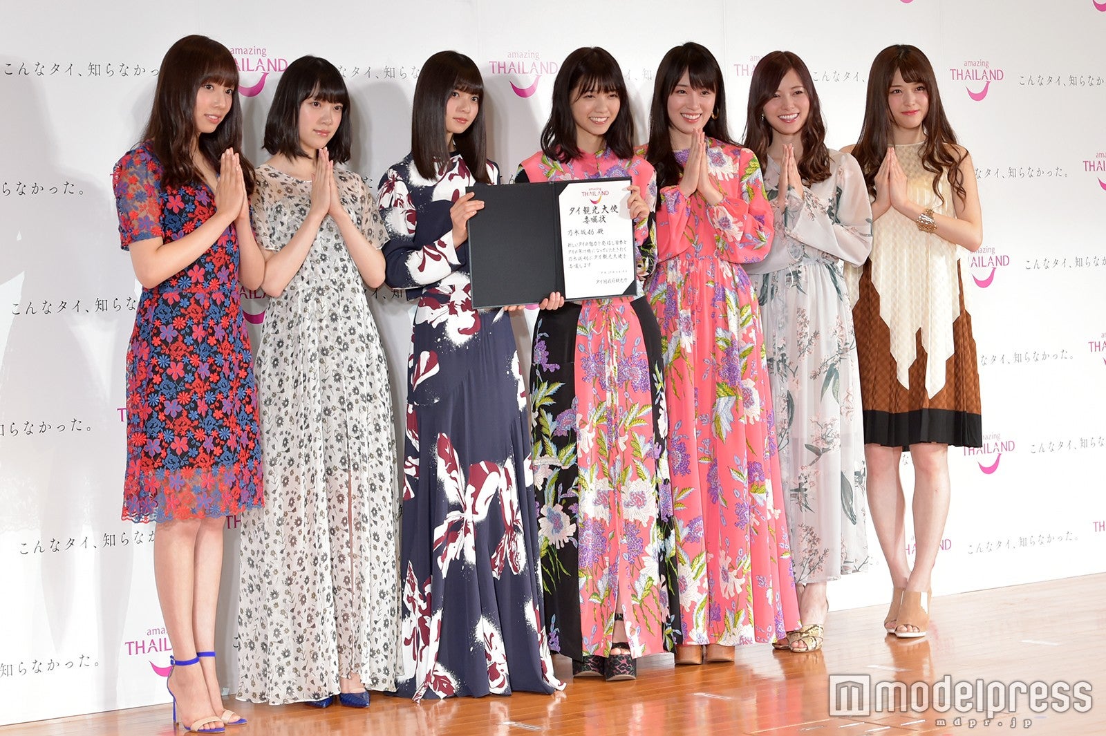 乃木坂46／左から：新内眞衣、堀未央奈、齋藤飛鳥、西野七瀬、高山一実、白石麻衣、松村沙友理（C）モデルプレス