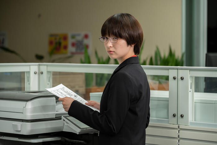 石川瑠華「犬と屑」第6話より(C)朝賀庵/講談社/「犬と屑」製作委員会・MBS