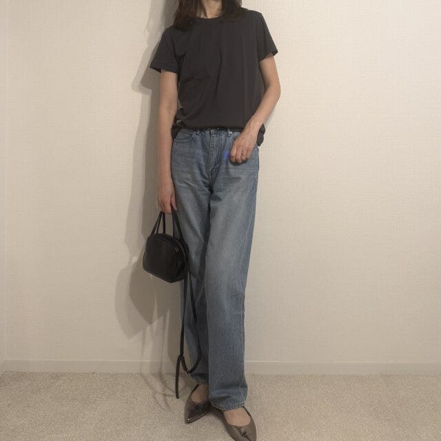 安定のデニムコーデも大人っぽく