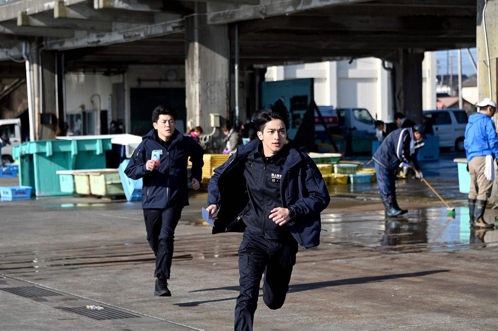 有輝（土佐兄弟）、横浜流星／「DCU」第3話より（C）TBS 