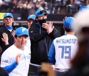 日本ハム・新庄監督「明日も行きまっせー！！」 今季ソフトバンク戦初勝利 球団を通じてコメント