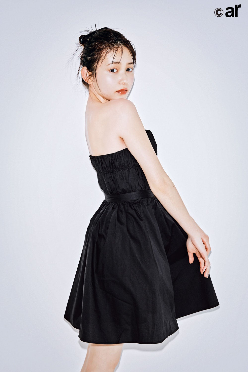 吉岡里帆 惜しみない美谷間を披露 Ar 1年半ぶり表紙で圧倒的透明感 モデルプレス 吉岡里帆 惜しみない美谷間を披露 Ar 1年半ぶり表紙で圧倒的透明感 モデルプレス