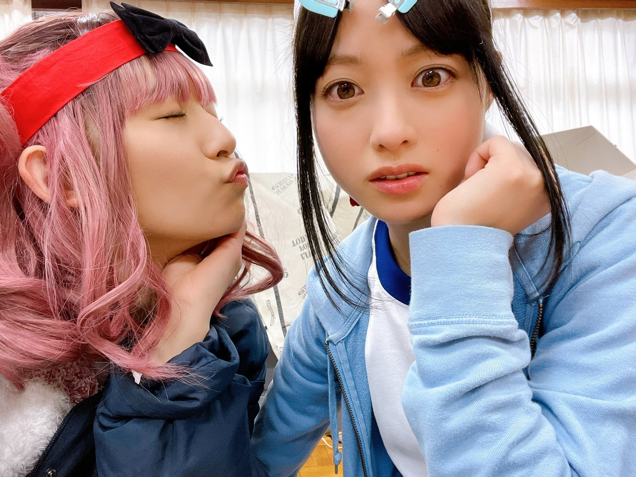 橋本環奈、浅川梨奈＆日向坂46影山優佳のオフショット公開に「愛が伝わってくる」「全てが可愛い」の声