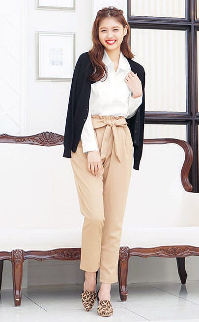 シンプルベーシックシャツトップス「神戸レタス」1690円(税込)/画像提供:神戸レタス